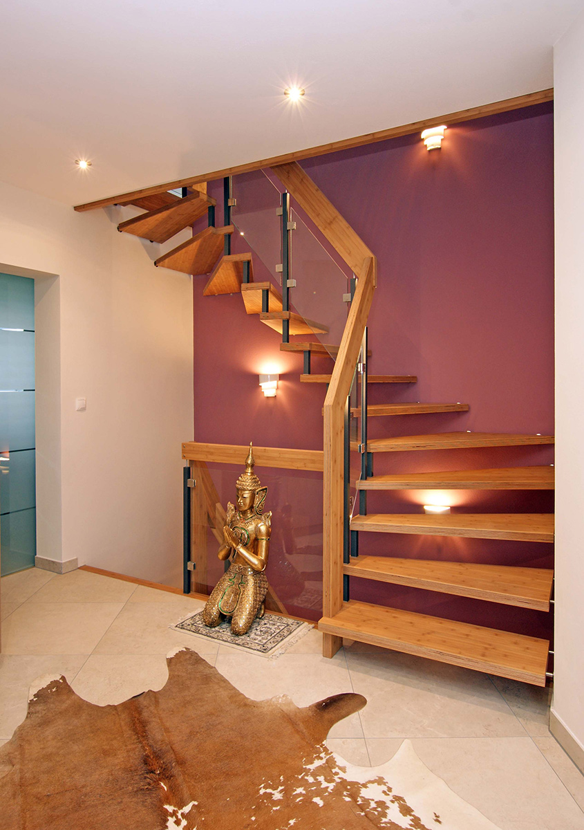 Freitragende Treppe 5 Bambus